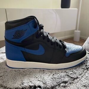Jordan 1 retro royal blue 2017